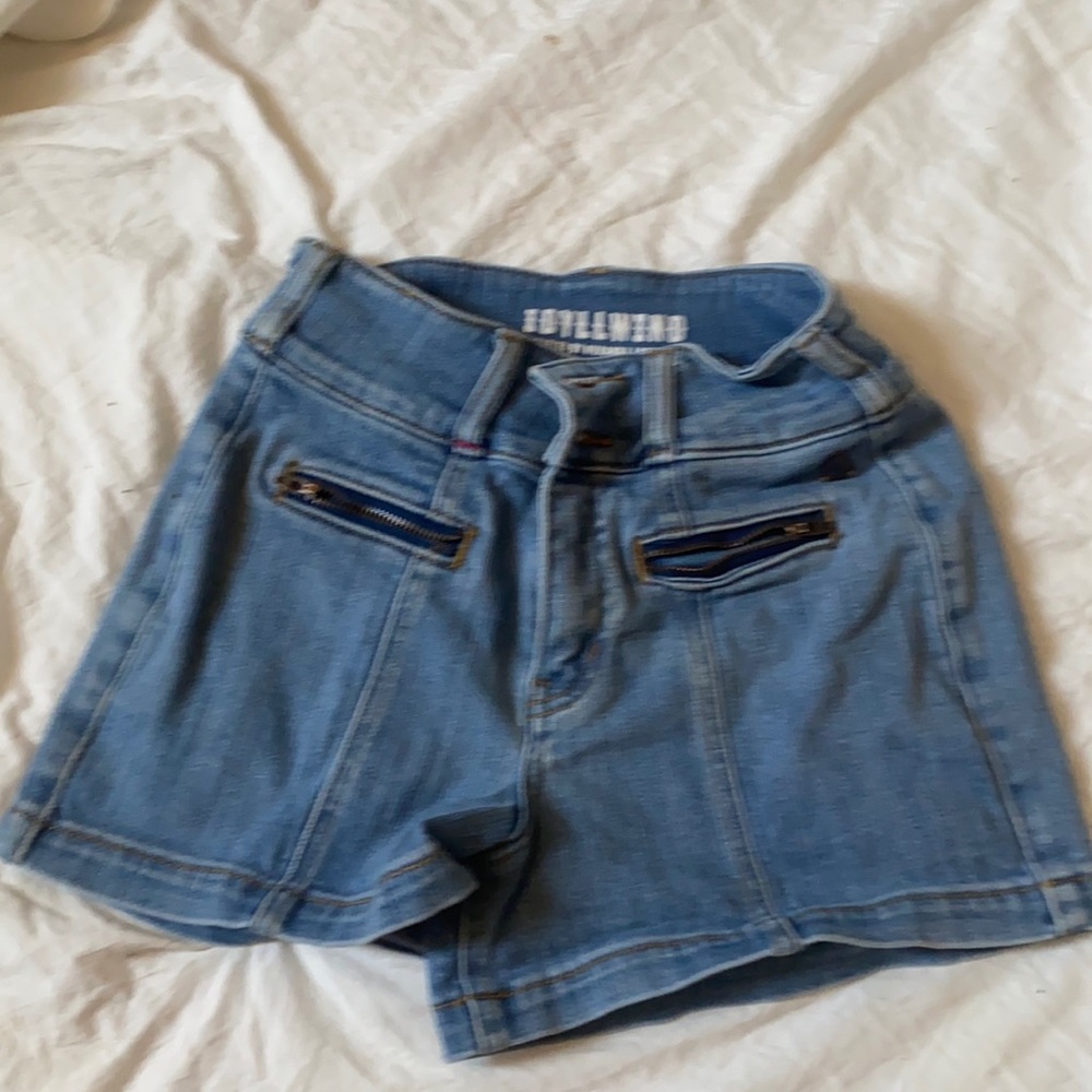 IDYLLWIND FUELED BY MIRANDA LAMBERT SHORTS